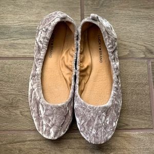 Lucky Brand Crushed Velvet 10 Ballet Flats Silver
